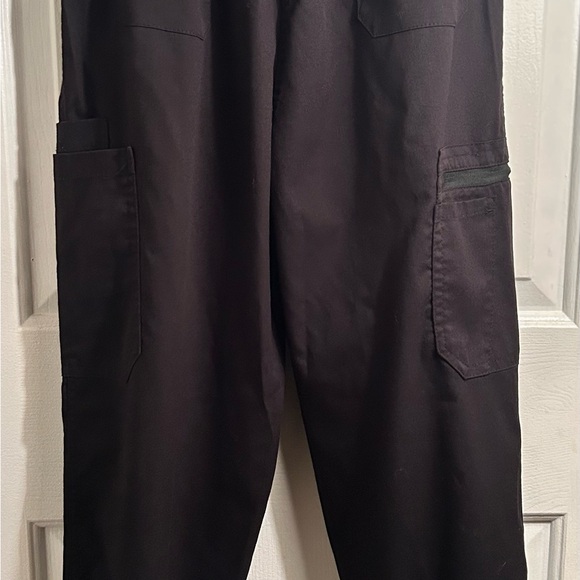 Niahinn Black Scrubs Set - Picture 5 of 7